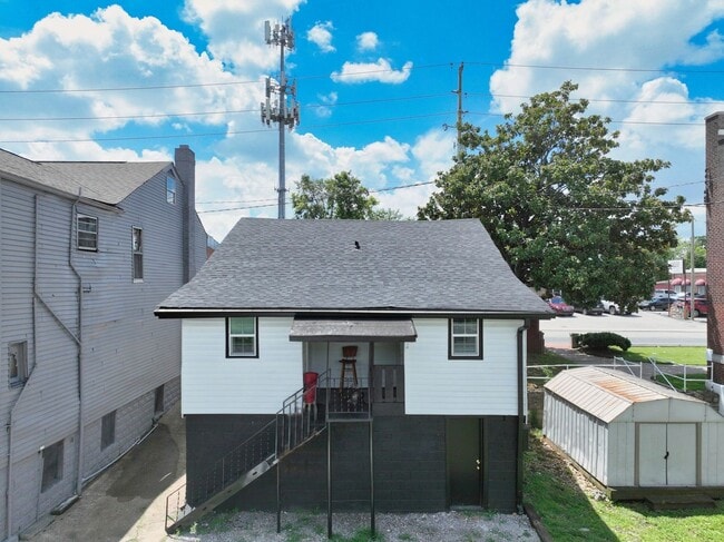Building Photo - 1406 Jefferson St