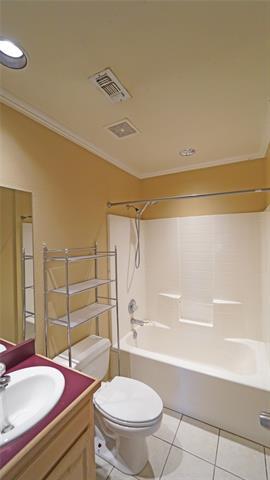 Building Photo - 306 Cherry St