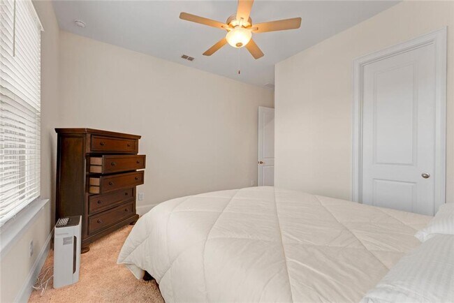 Building Photo - 746 Stickley Oak Way
