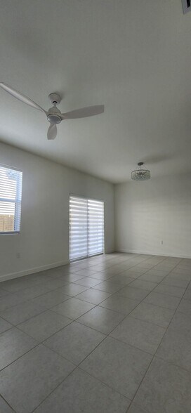 Building Photo - 105 SW 184th Pl