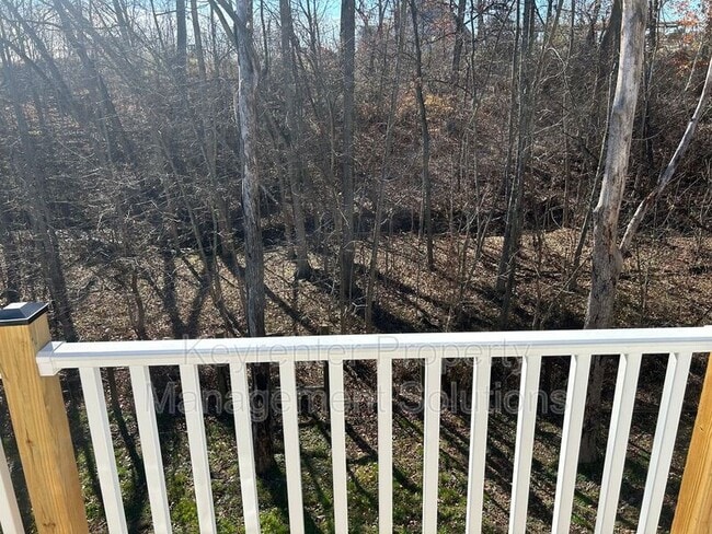 Building Photo - 17 White Oak Dr