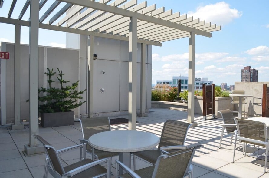 Building Photo - 105 Greene St