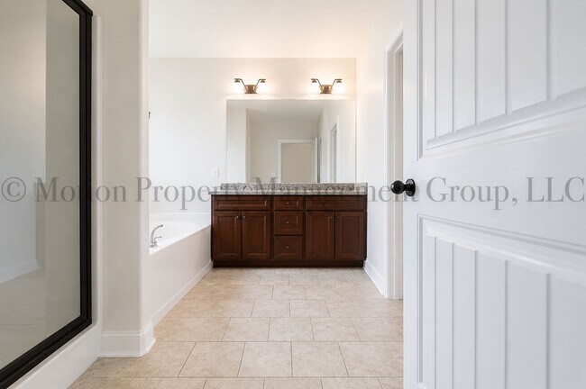 Building Photo - 215 Rainsong Trail