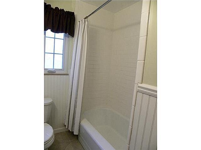 Building Photo - 2843 Castleton Ave