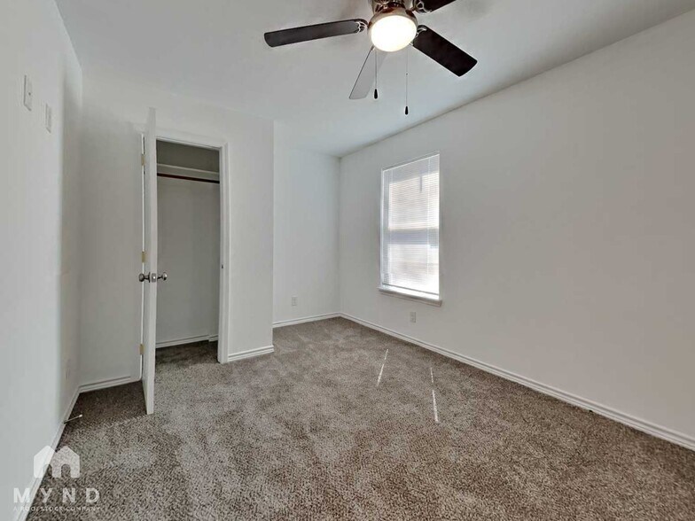 Building Photo - 3034 W Salinas St