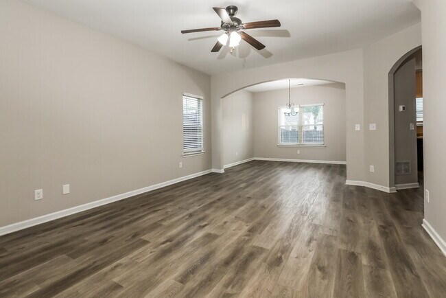 Building Photo - 2664 Calvary Dr