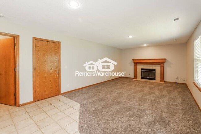 Building Photo - 3 Bedroom / 2.5 Bath in Liberty.