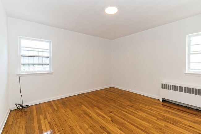 Building Photo - 169 McAdoo Ave