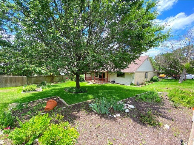 Building Photo - 6010 Salton Dr