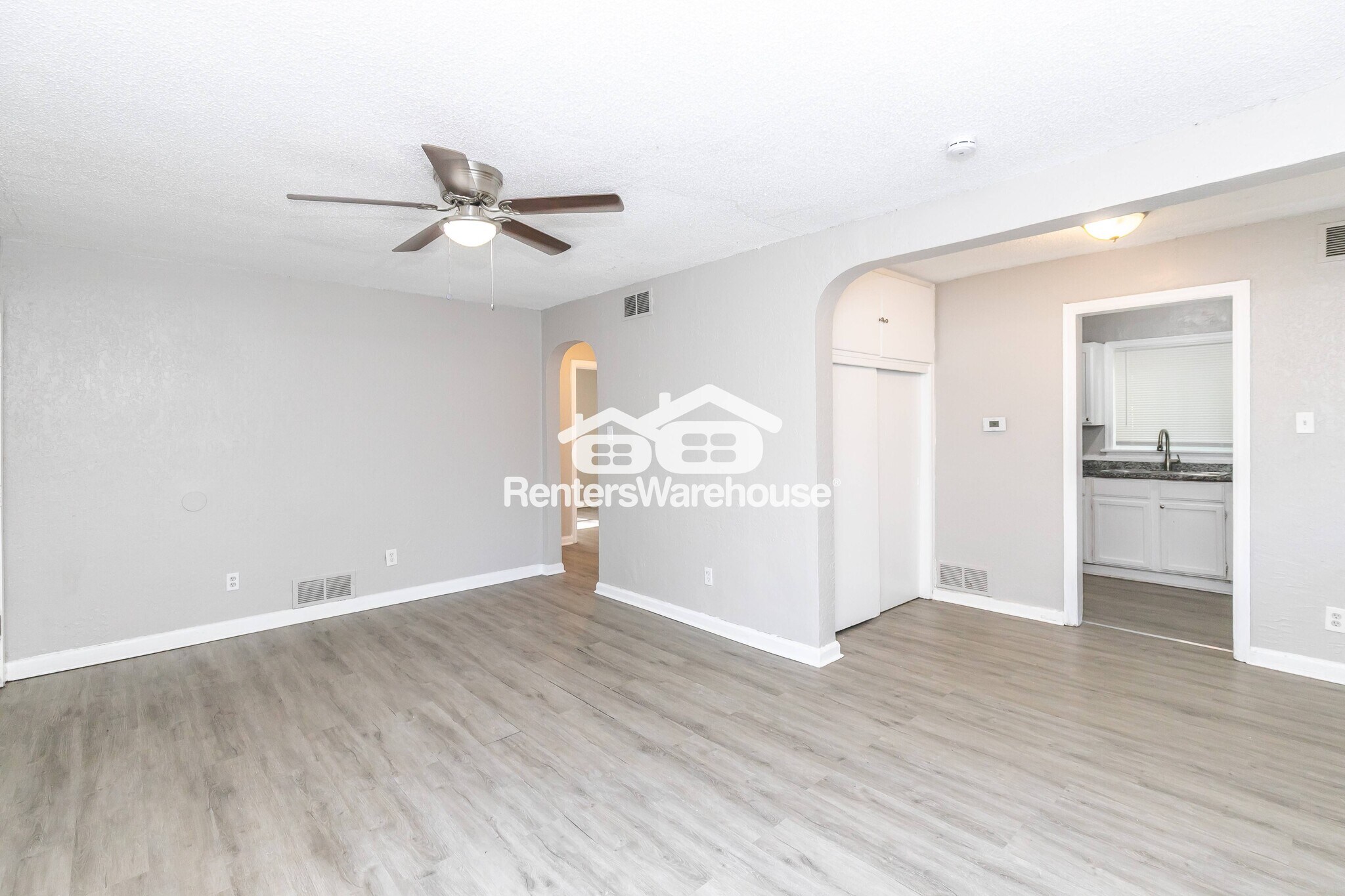 Building Photo - 1836 E 77th St