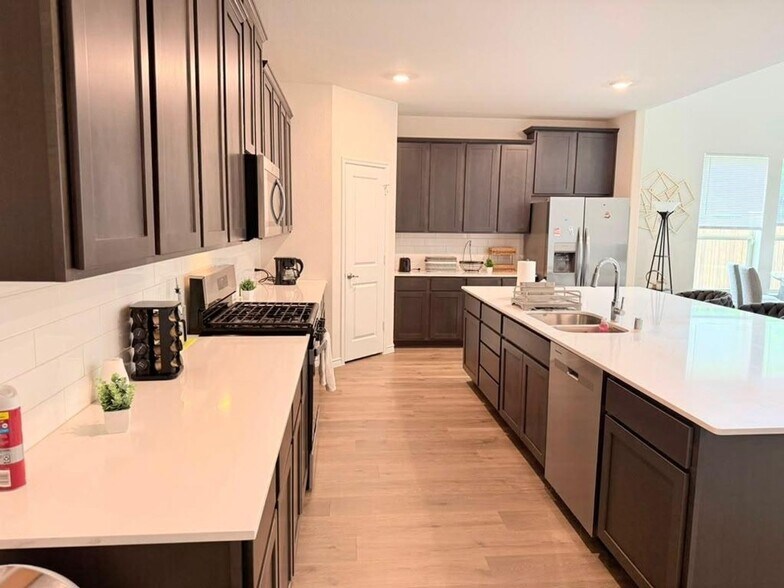 Building Photo - 4103 Rim Trl