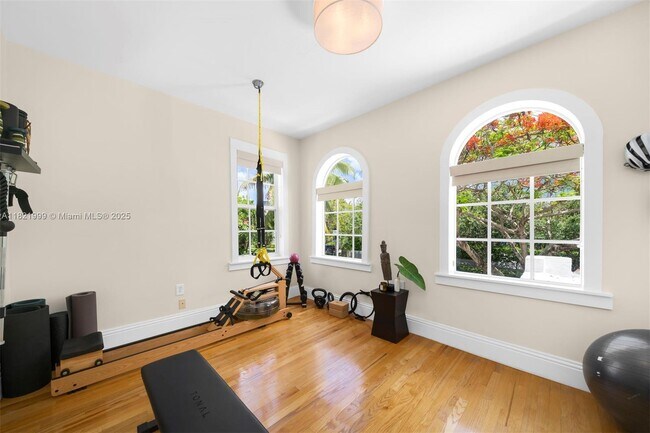 Building Photo - 59 NE 42nd St