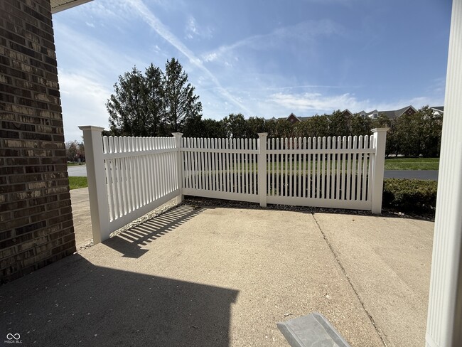 Building Photo - 8272 Enclave Blvd