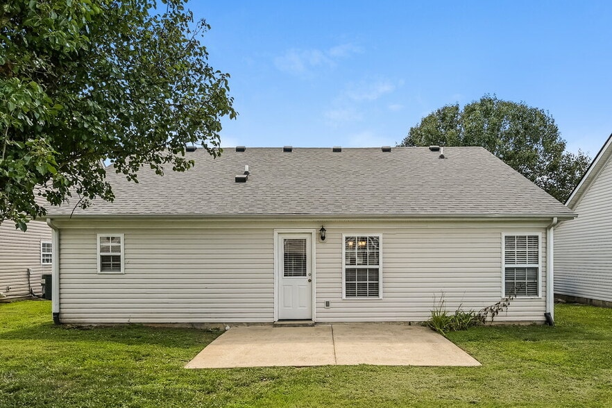 Building Photo - 4002 Deer Run Trace