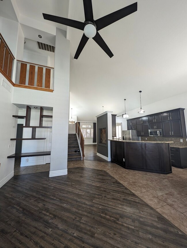 Building Photo - BEAUTIFUL executive style home w/ entertainer's dream backyard!