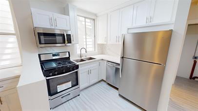 Building Photo - Charming 1BR in Russian Hill – Steps from ...