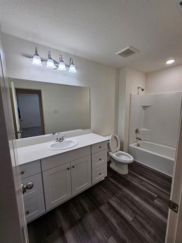 Building Photo - 16516 Jasmine Springs Dr