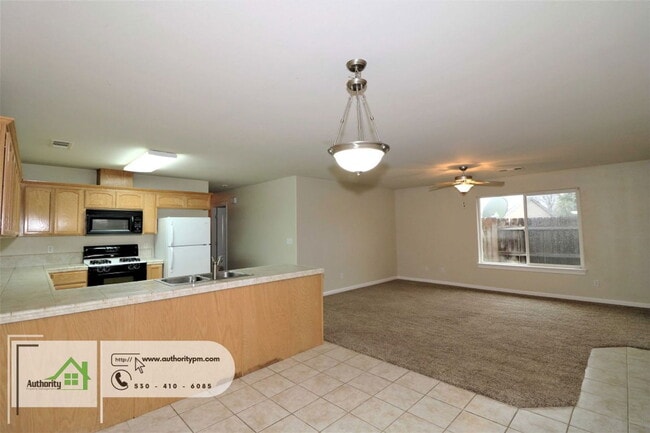 Building Photo - 22371 Rio Alto Dr