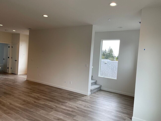 Building Photo - 5575 NE Killingsworth St