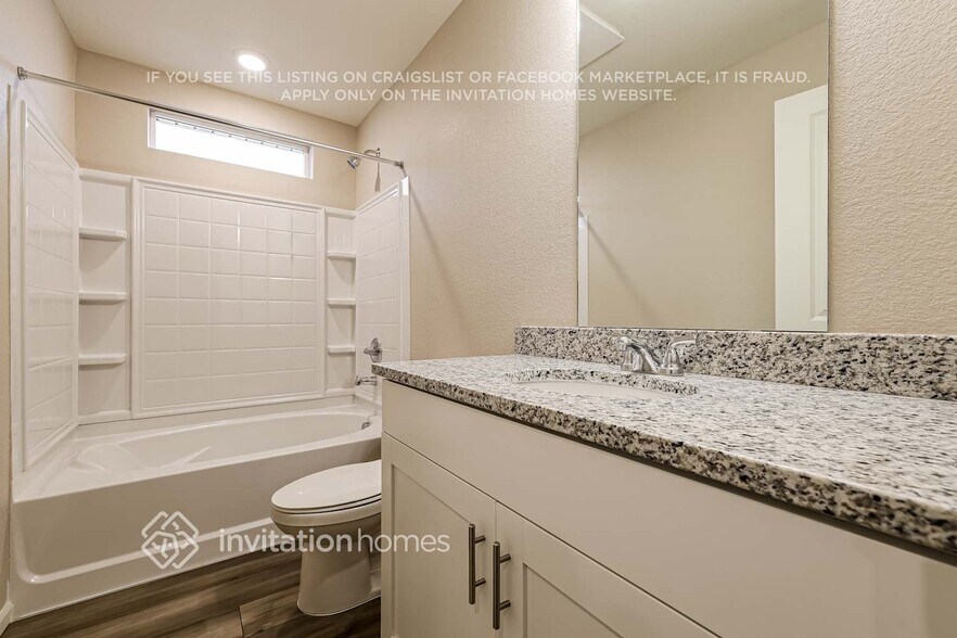 Building Photo - 3377 Streamwood Dr