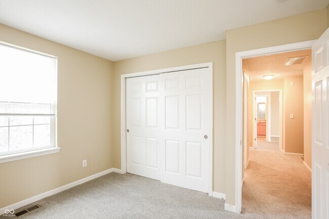 Building Photo - 10734 Snowdrop Way