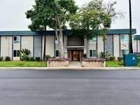 Building Photo - Del Coronado Villas 3