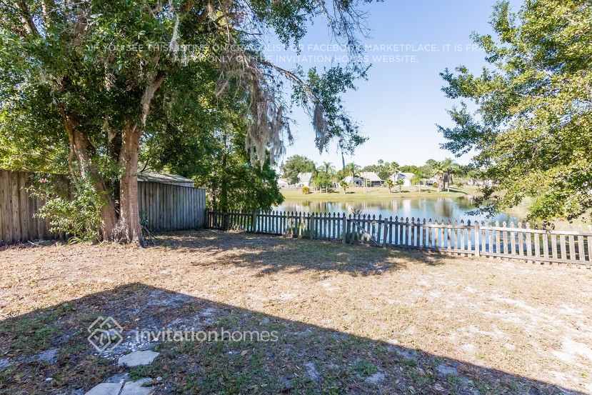 Building Photo - 13333 Laraway Dr