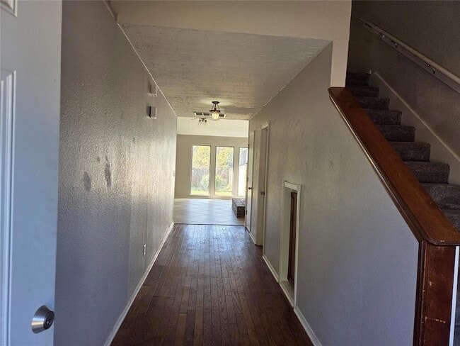 Building Photo - 317 Abilene Ave