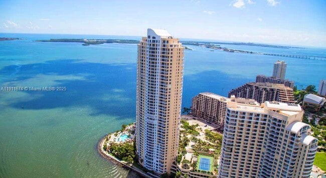 Building Photo - 848 Brickell Key Dr
