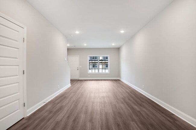 Building Photo - Excell Pointe 3 Bedroom Townhomes