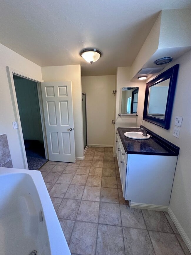 Building Photo - 16300 Rhyolite Cir