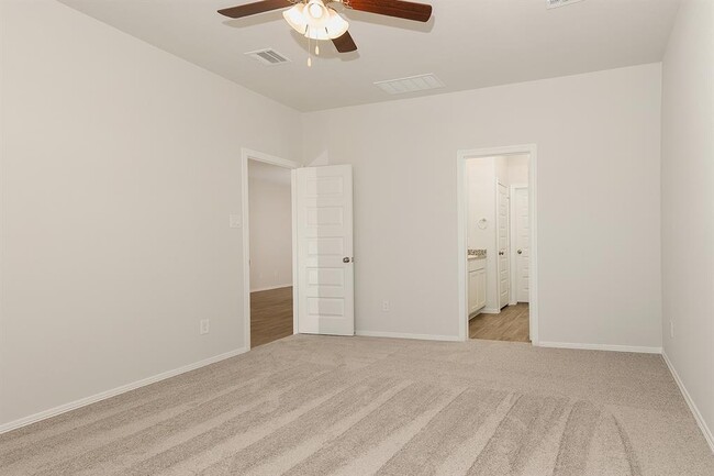 Building Photo - 10714 Violet Bloom Dr