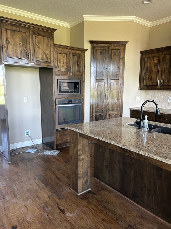 Building Photo - 4 bedroom house with a beautiful view!! **...