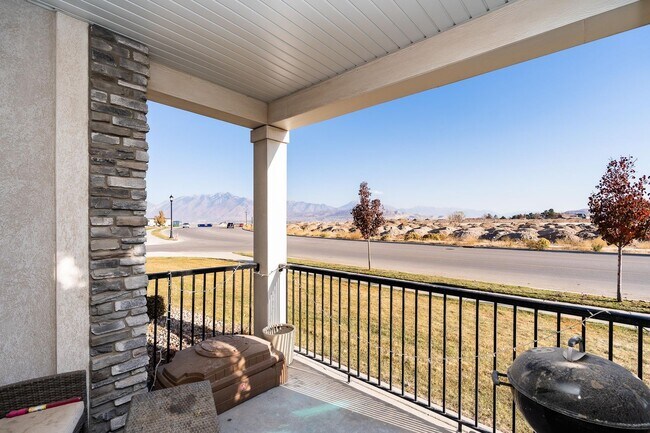 Building Photo - Fantastic Condo in Herriman City Center!