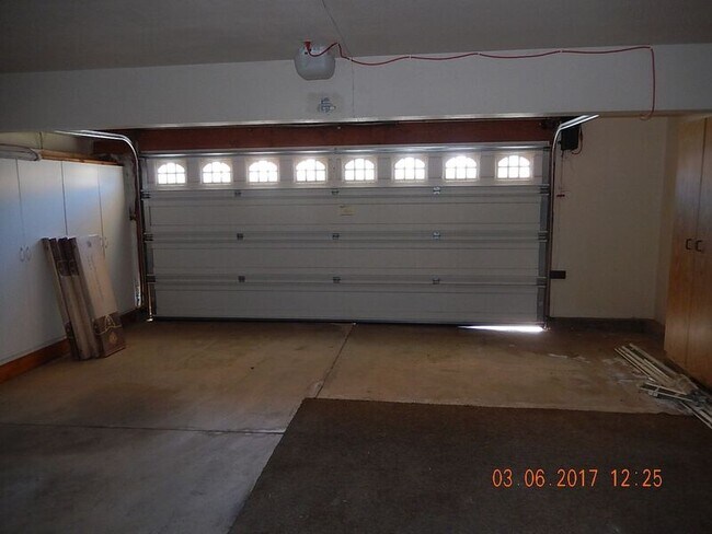 Building Photo - 28720 N Port Ln