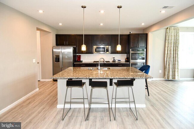 Building Photo - 7706 Colburn Dr