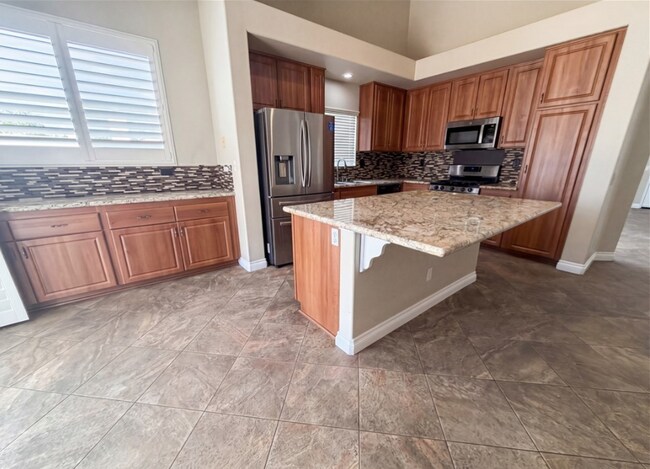 Building Photo - 3630 Vanderbilt Dr