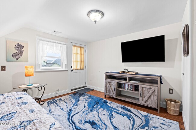 Building Photo - 75 Webb Ave