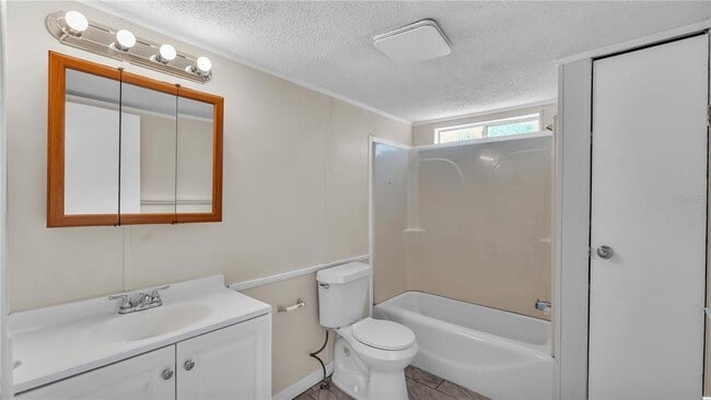 Building Photo - 8638 Gibson Oaks Dr