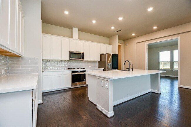 Building Photo - 6030 Marsh Lk Ct