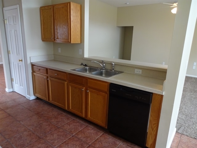 Building Photo - 490 Mackenzie Cir