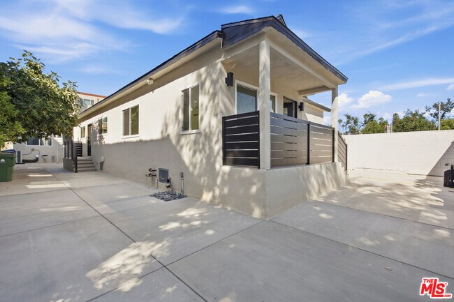 Building Photo - 5915 Barton Ave