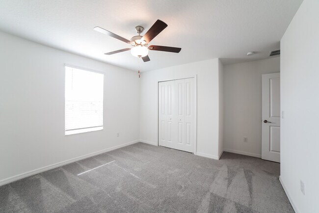 Building Photo - 4230 84th Ct E