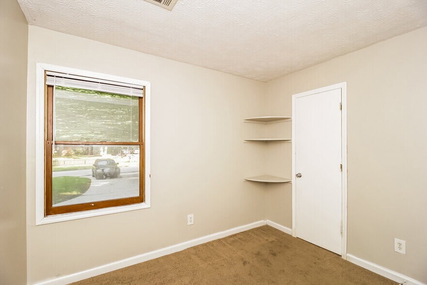 Building Photo - 147 Old Mill Trail SW