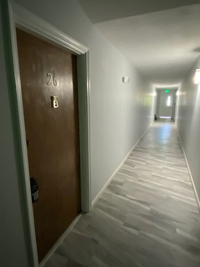 Building Photo - Walking distance to downtown Franklin and ...