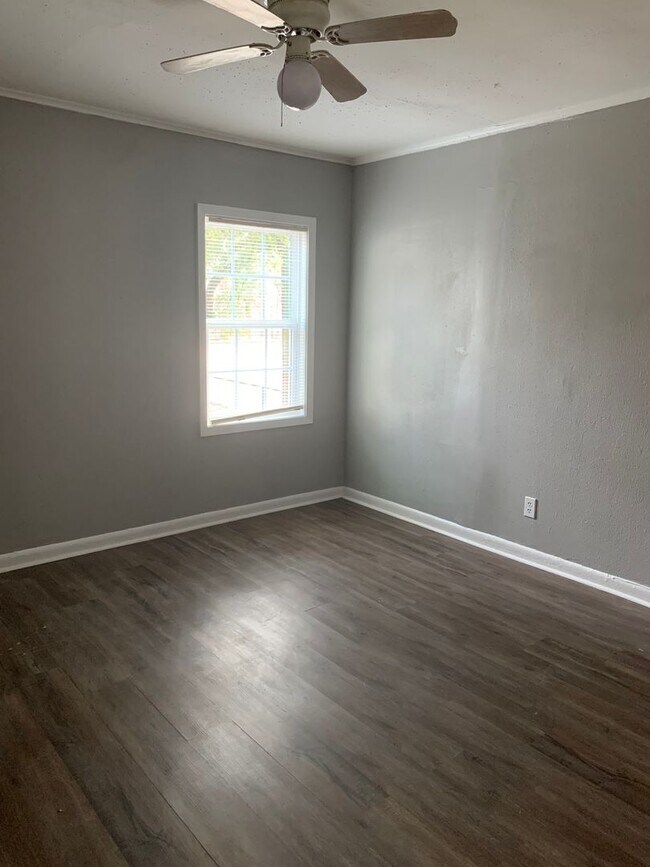 Building Photo - 1068 Blanchard Pl