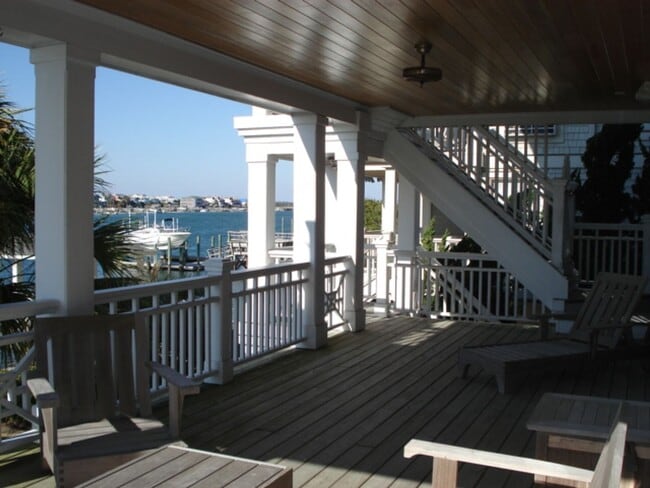 Building Photo - 4B Channel Ave