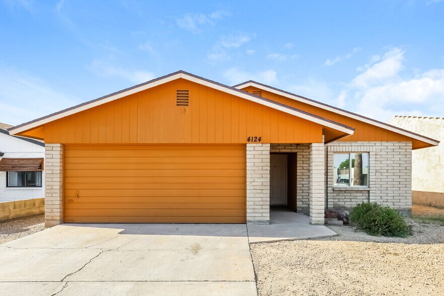 Primary Photo - 4124 N 106th Ave