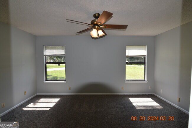 Building Photo - 145 Woodhaven Dr