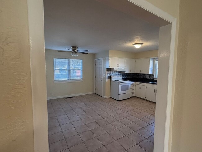 Building Photo - 1400 Rickey Rd